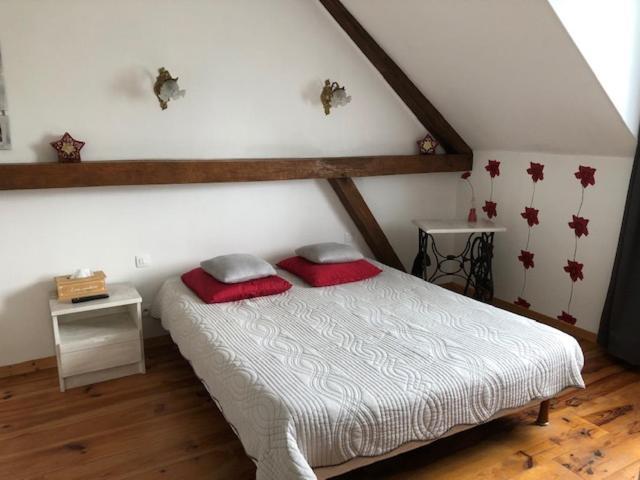 Les Trois Cornets Hotel Saint-Ouen-des-Champs Екстериор снимка
